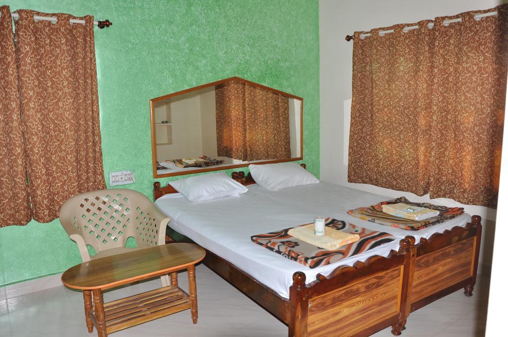 هامبي Thilak Home Stay المظهر الخارجي الصورة